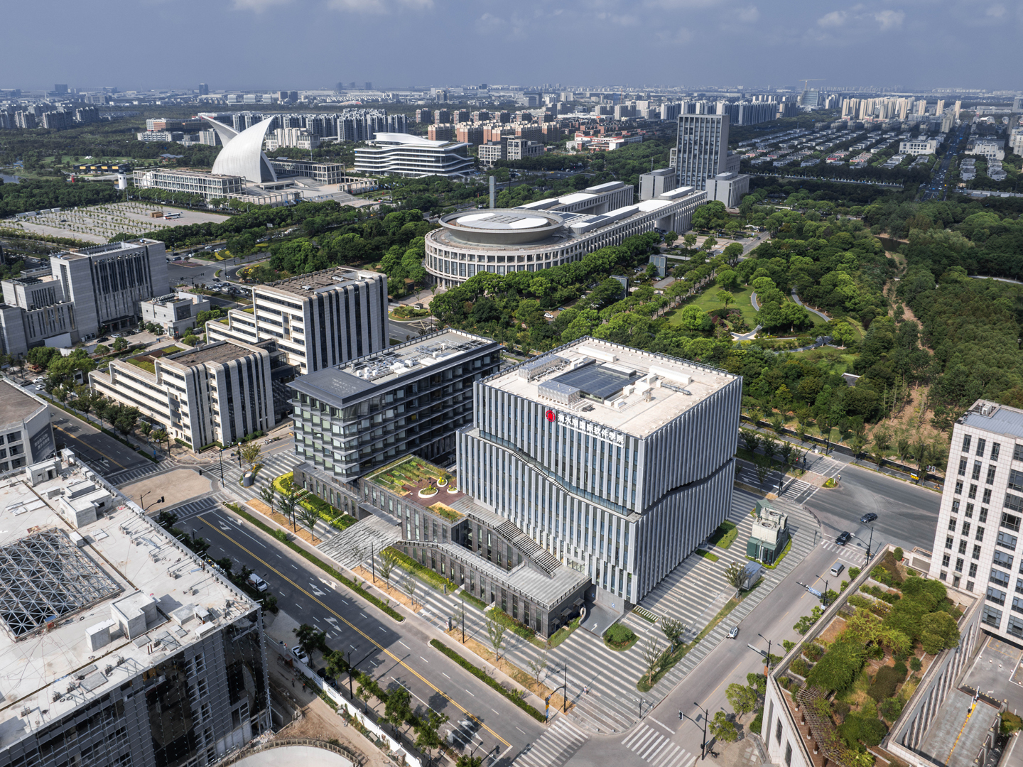 上海华东师大滴水湖国际软件学院
